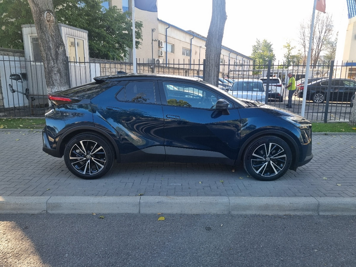 Toyota C-HR 2024 photo 4