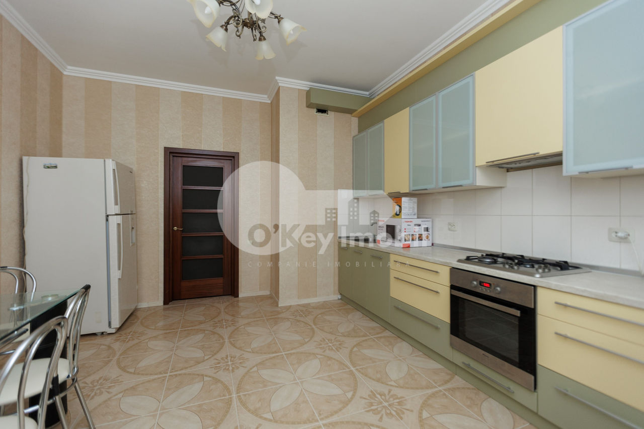 Chirie! Apartament cu 3 camere + living, 165 mp, Râșcani, 1 200 € foto 1