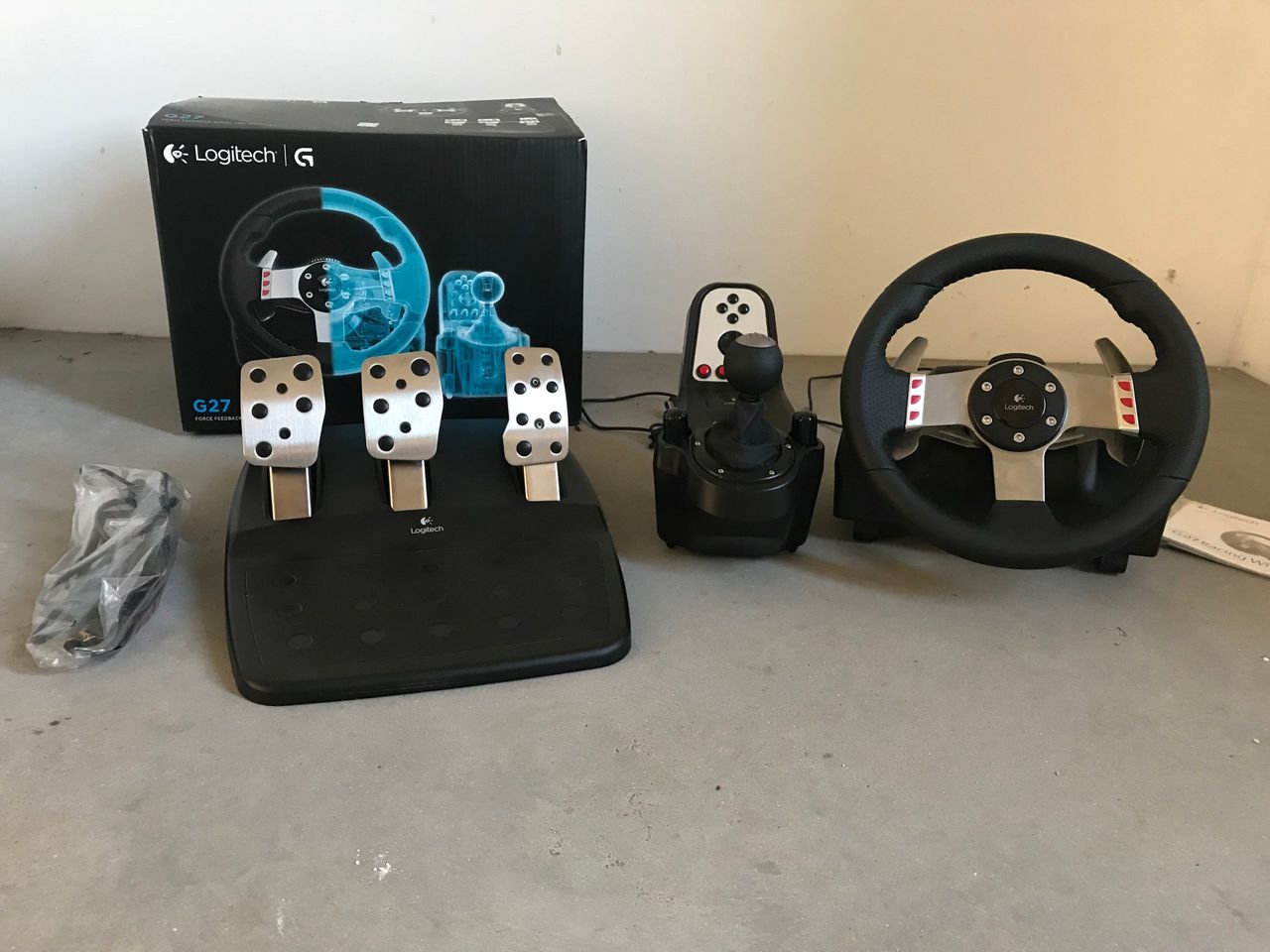 Logitech G27 идеальное состояние
