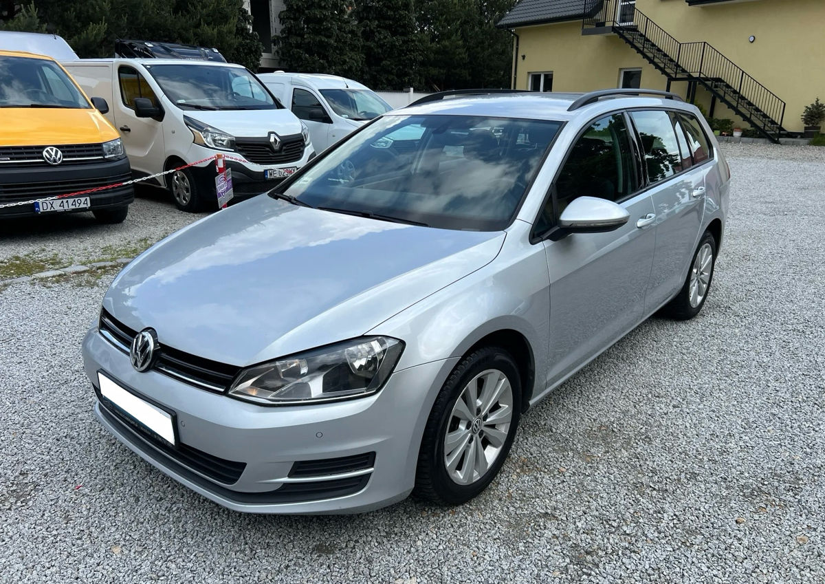 Volkswagen Golf 2013 г. с пробегом 245000 км, Дизель, 9500 €