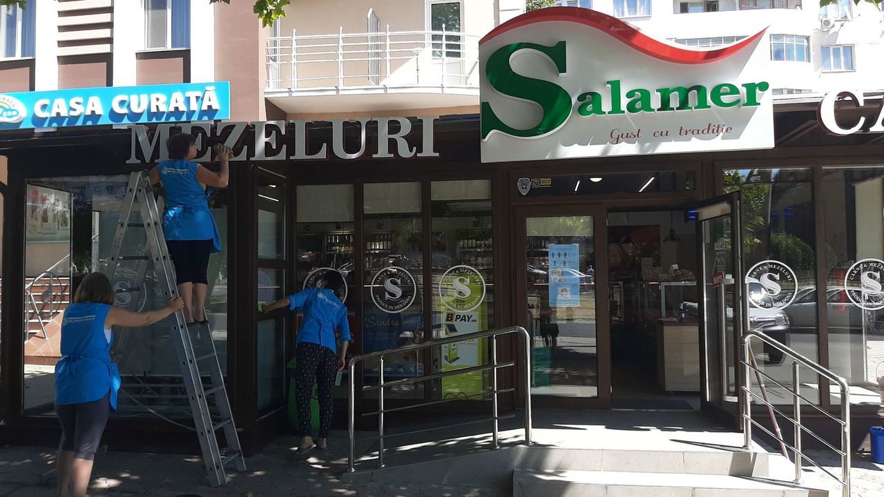 Mойка окон, витрин oт EuroClean! foto 0