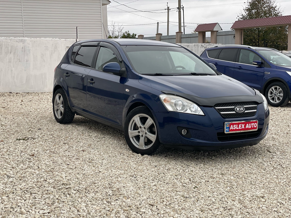 KIA Ceed foto 2