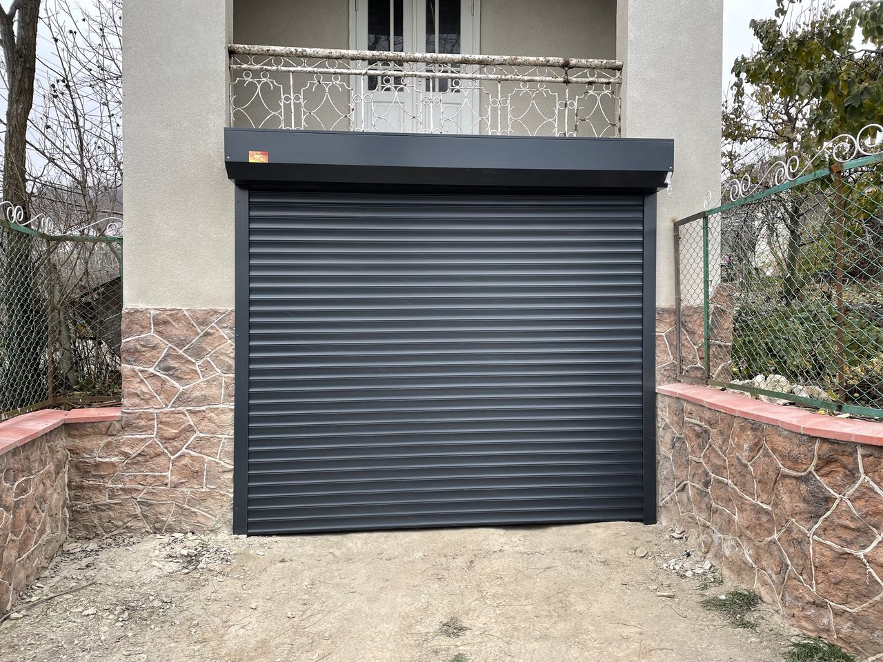 Uşi de garaj secţionale.   Livrare - montare - garantie. foto 8
