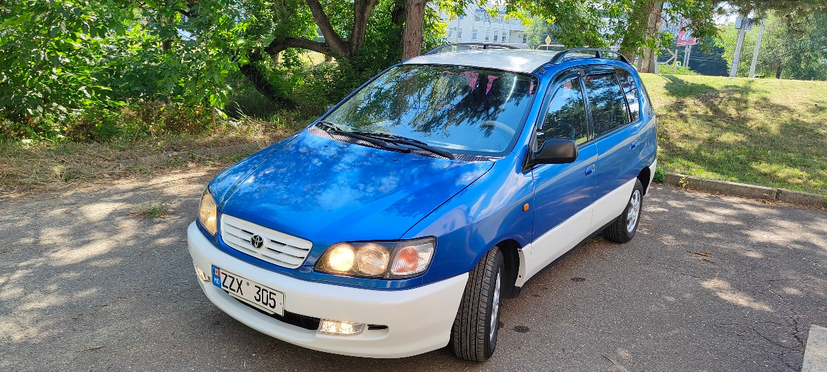 Toyota Picnic foto 2