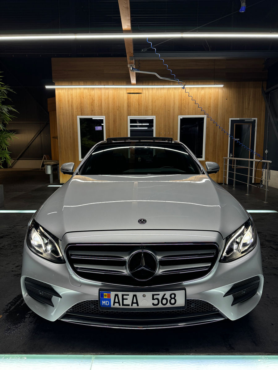 Mercedes E-Class foto 0