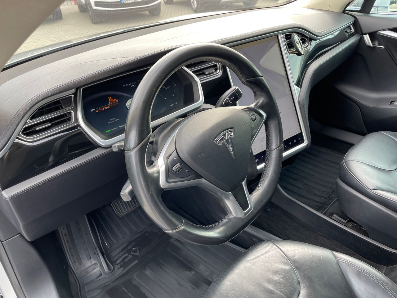 Tesla Model S foto 7