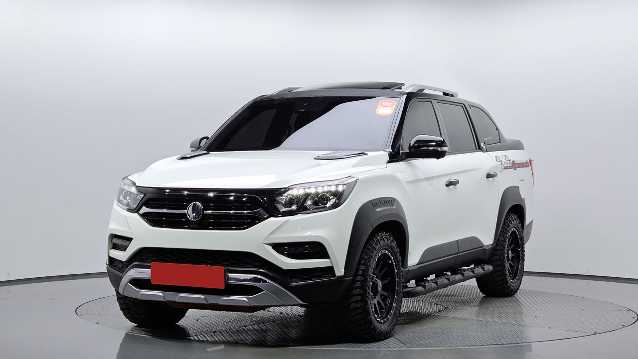 Ssangyong Rexton фото 0