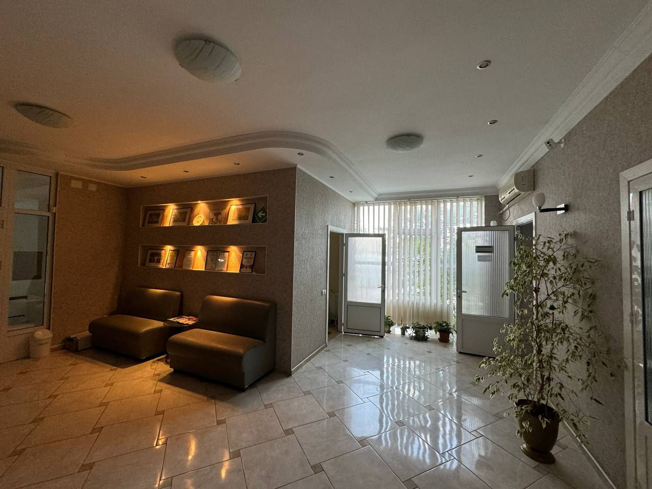 Spatiu comercial/centru medical la parter - Botanica str. Cuza Voda foto 2