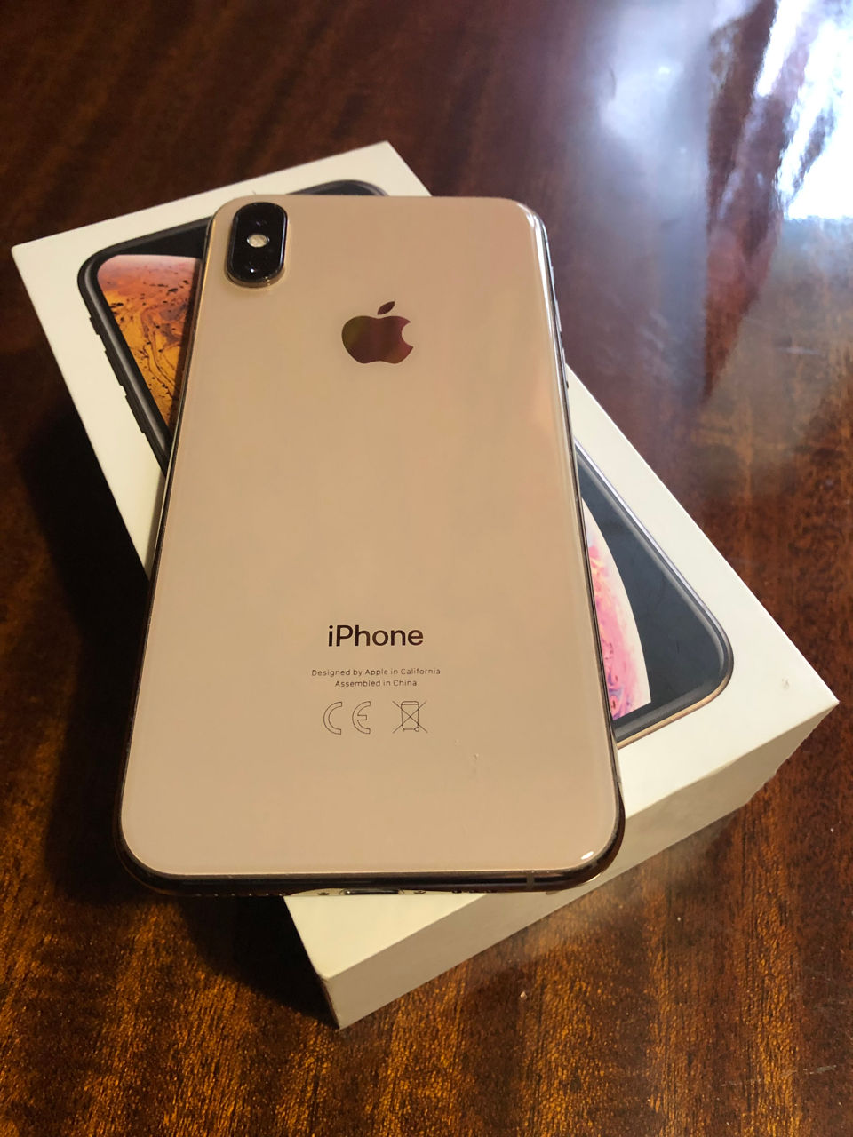 iPhone XS 64GB ジェットブラック