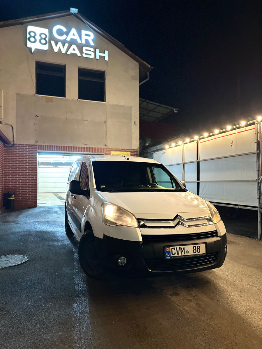 Citroen Berlingo an. 2010 cu rulaj 197000 km, Diesel, 4590 €