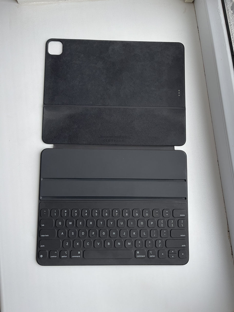 apple ipad pro smart keyboard a1636