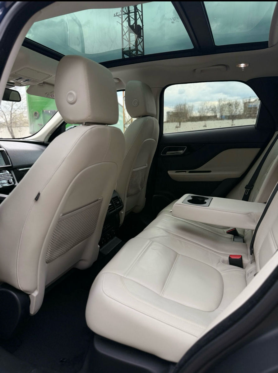 Jaguar F-PACE foto 9