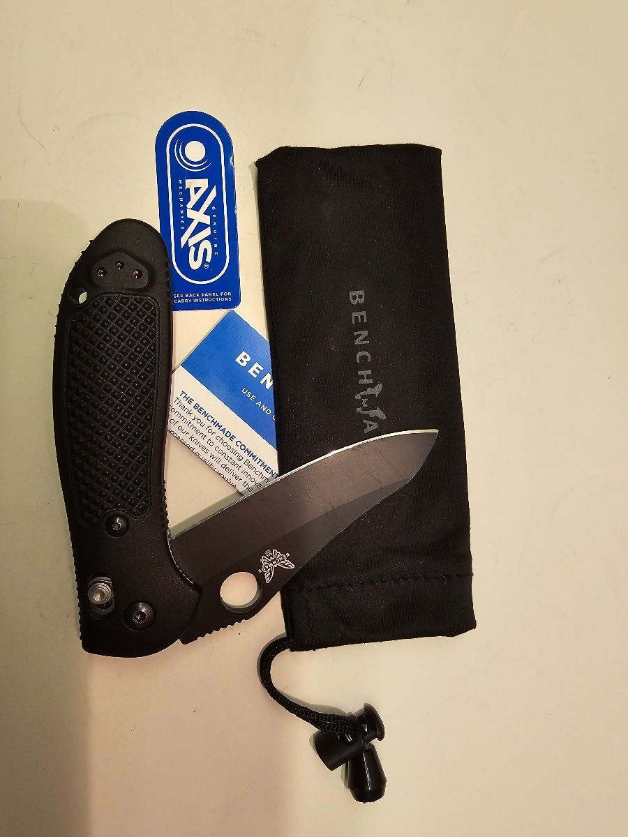 Нож. Benchmade Knives. 550BK-S30V. Black Blade. foto 1