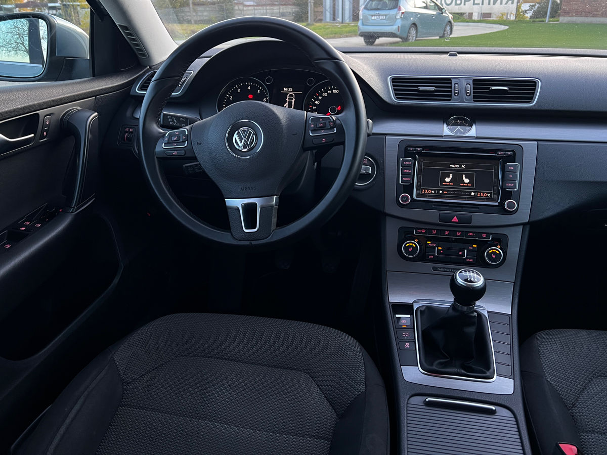 Volkswagen Passat foto 6