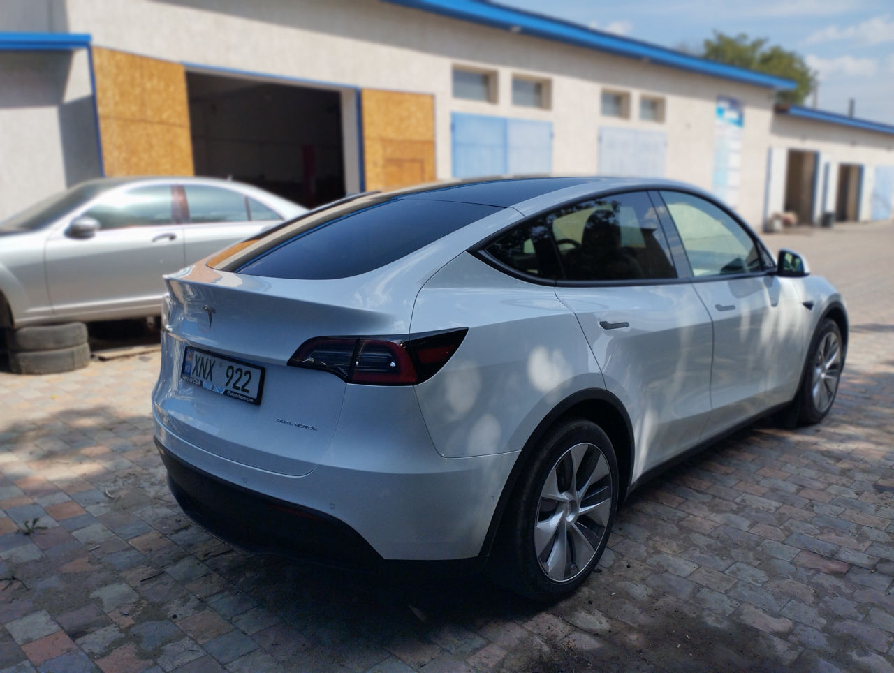 Tesla Model Y foto 5