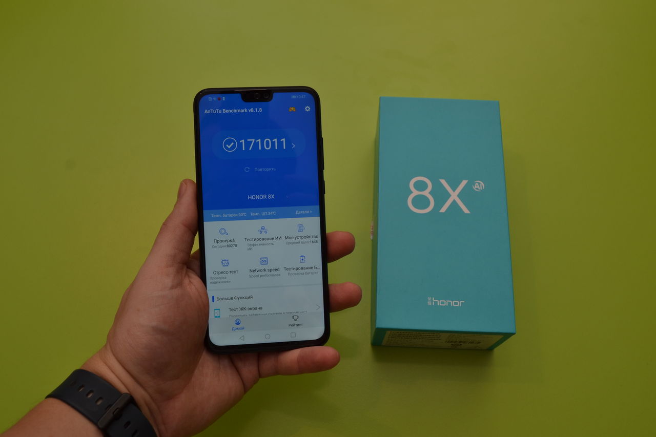 Huawei Honor 8X - мощный, 4/64gb, black, новый смартфон + оригинальные  наушники!