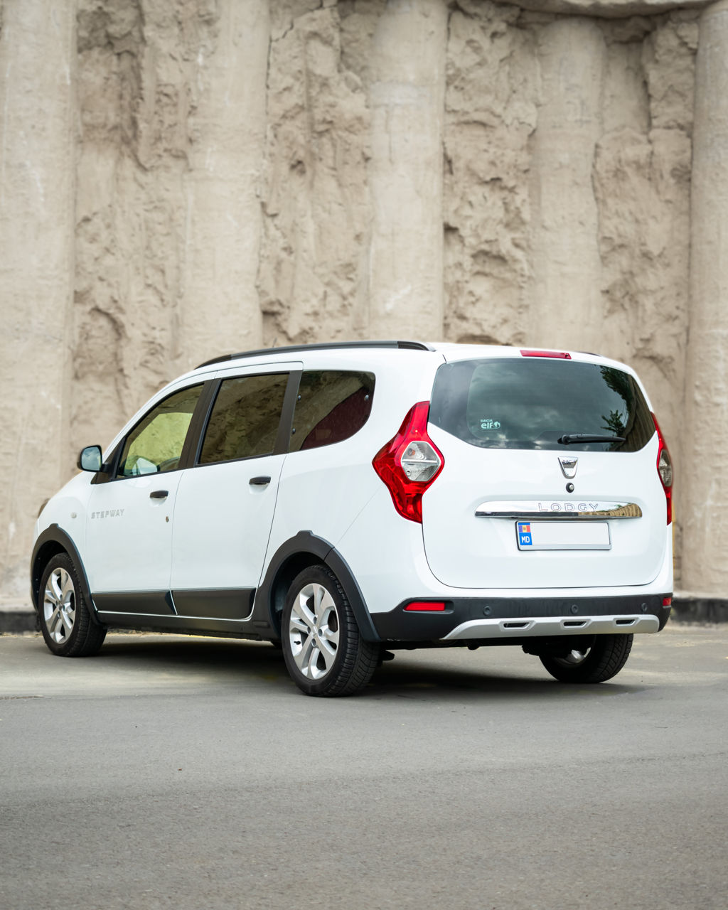 Chirie auto Chisinau/ Прокат авто / Dacia Lodgy 7 locuri foto 2