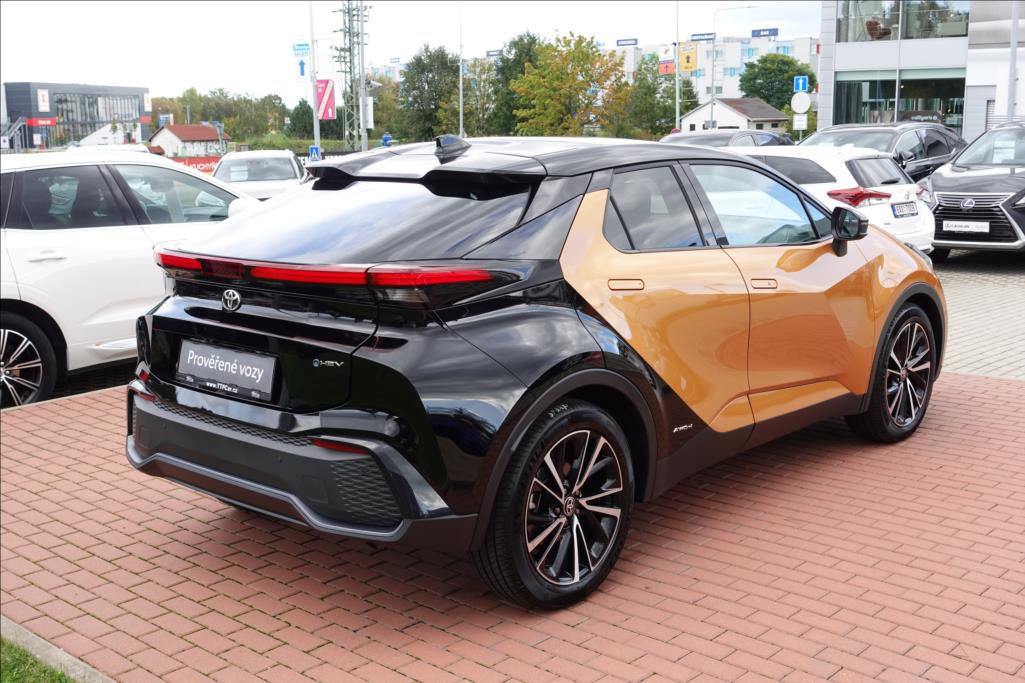 Toyota C-HR foto 3