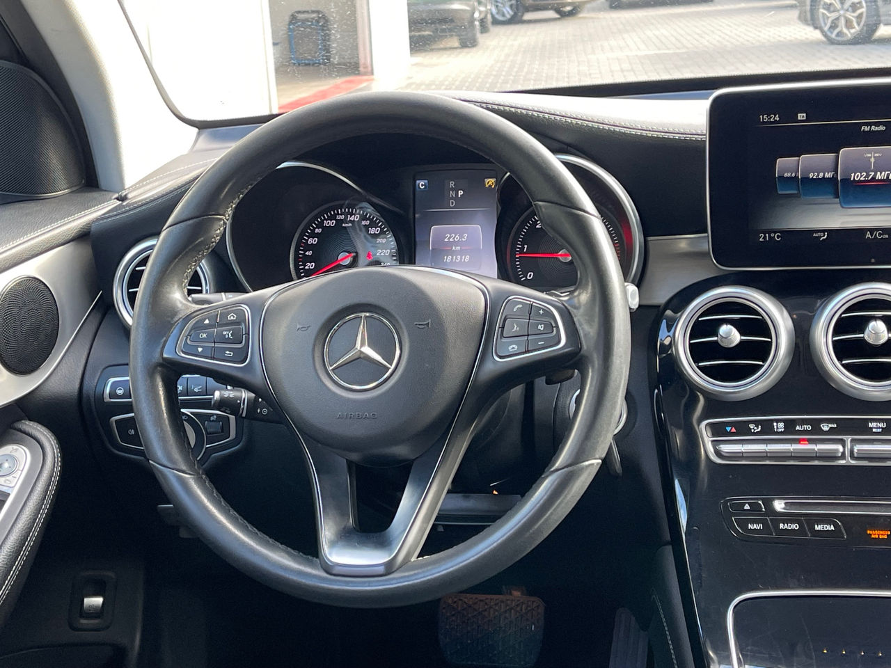 Mercedes GLC foto 8