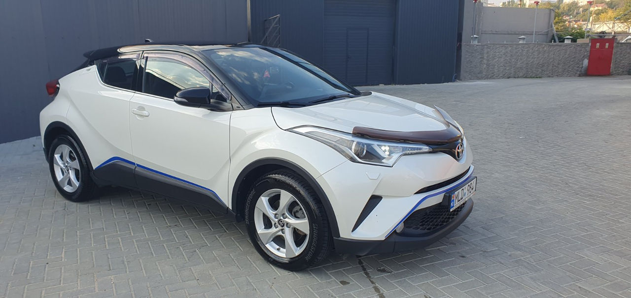 Toyota C-HR foto 2