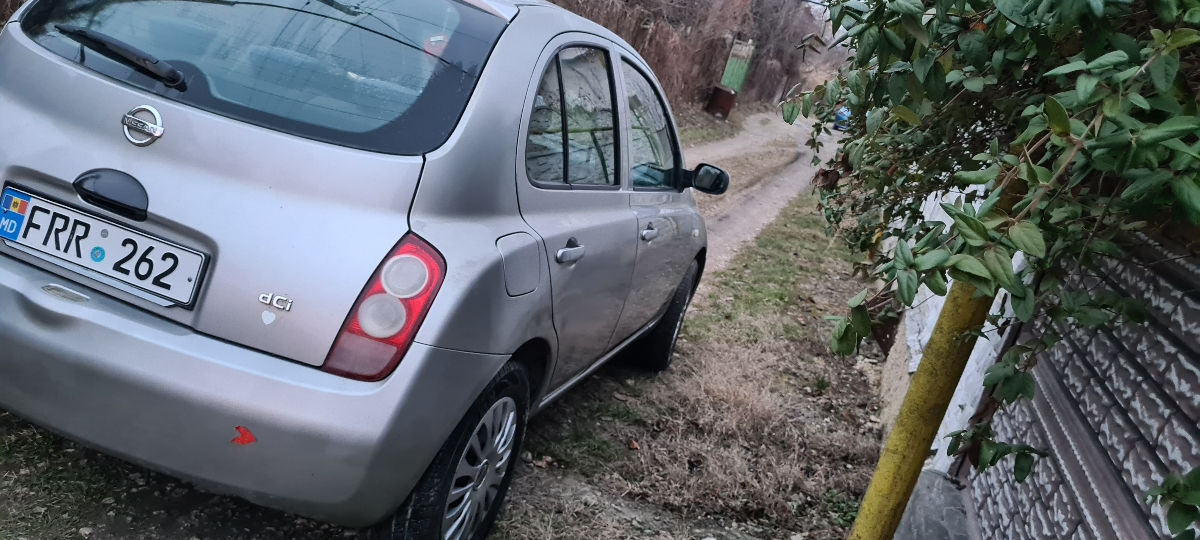 Nissan Micra foto 2