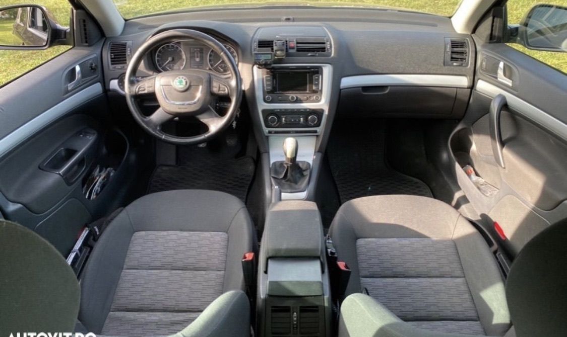 Salon Renault scenic.Skoda foto 1