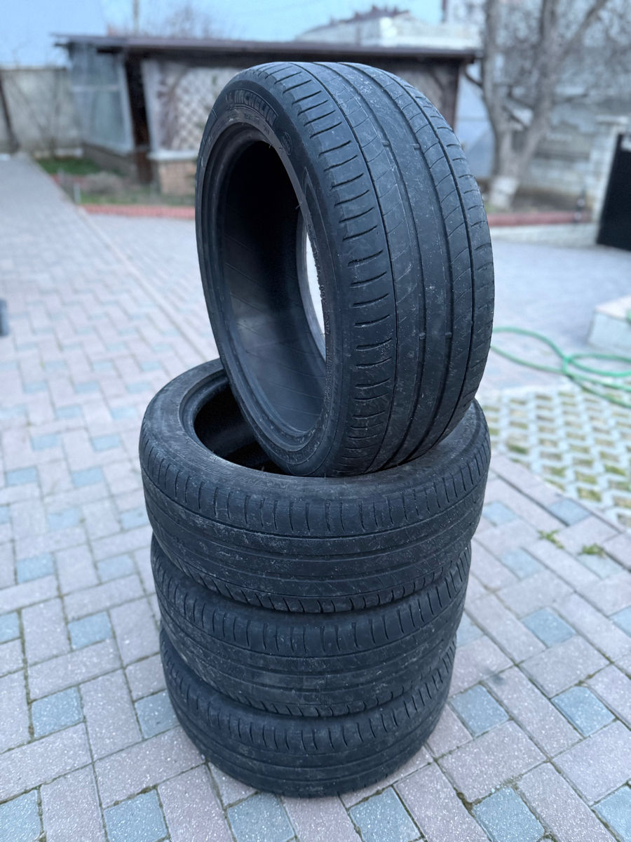 225/45R17 Michelin