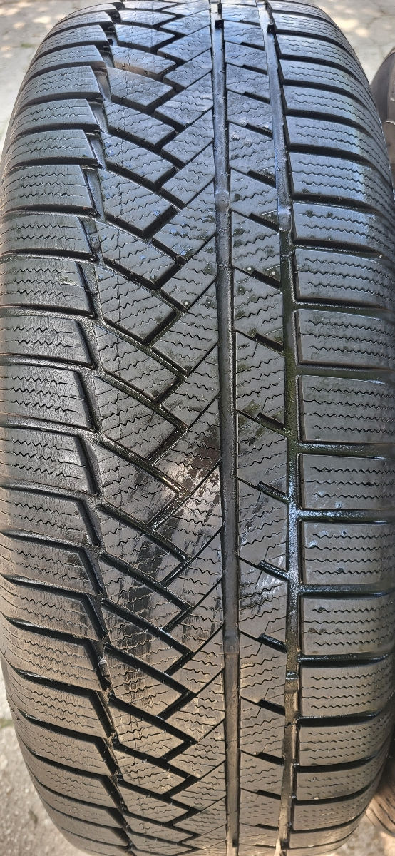 Шины 235/65 R17 Continental  foto 1