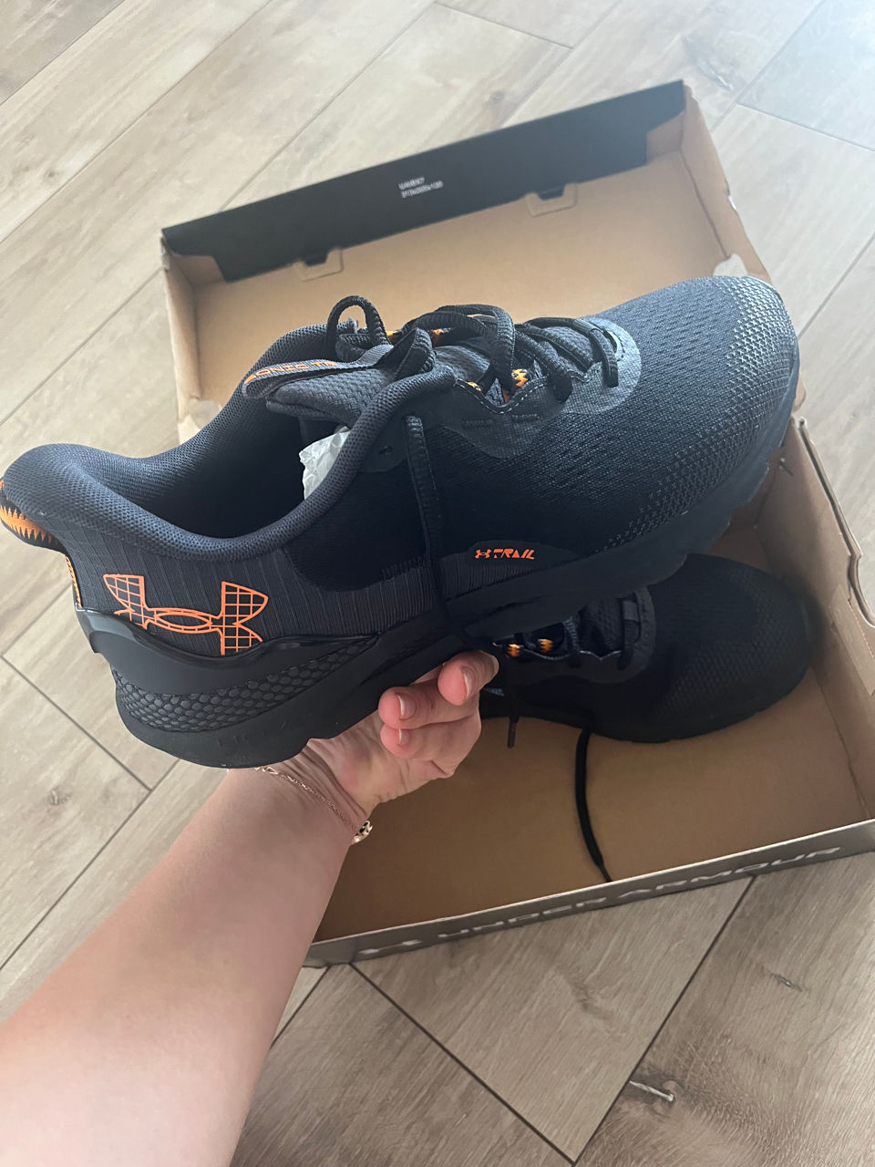 Adidasi Under Armour foto 3