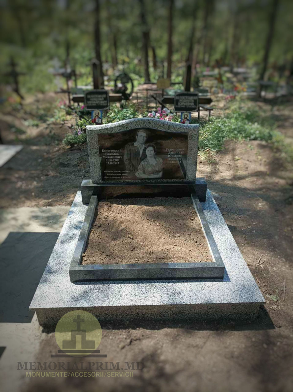 Monumente funerare din granit negru natural de la producator MemorialPrim.md foto 9