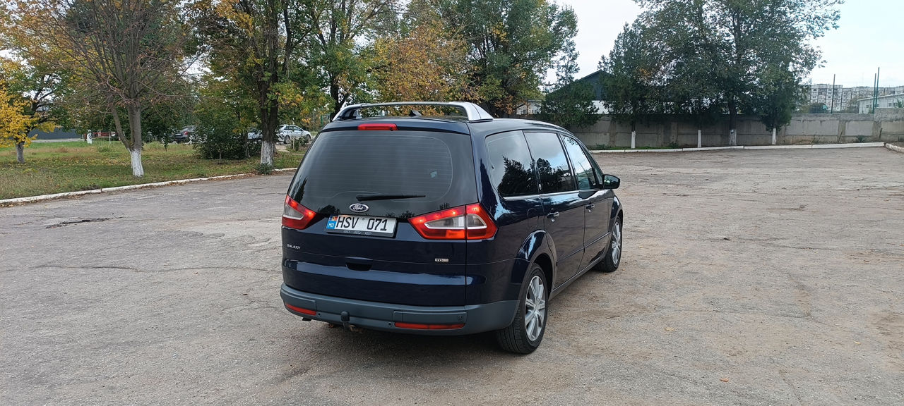 Ford Galaxy foto 3