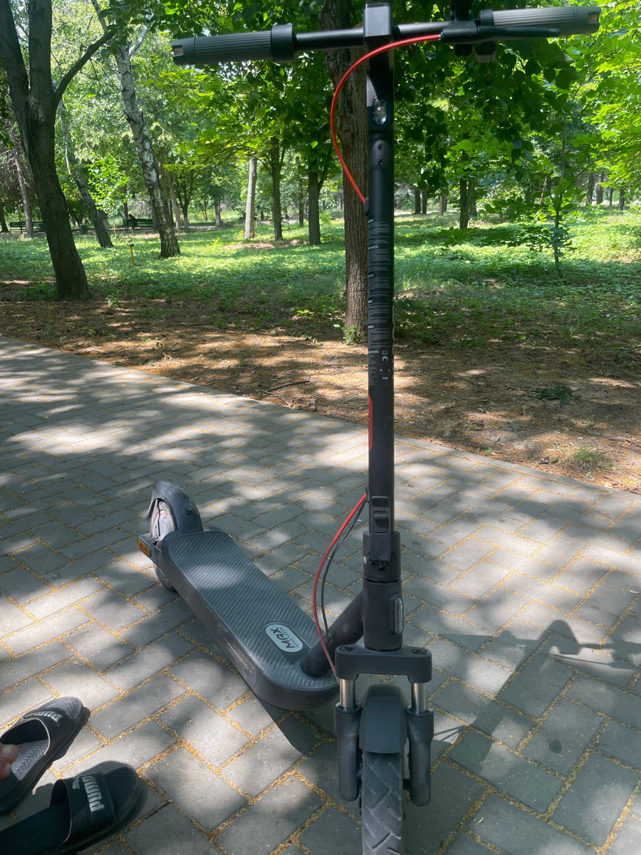 Vând trotinetă electrică foto 0
