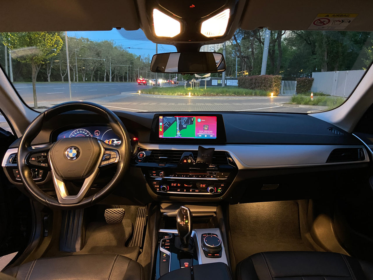 BMW 5 Series foto 5