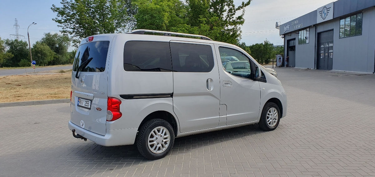 Nissan NV200 фото 2