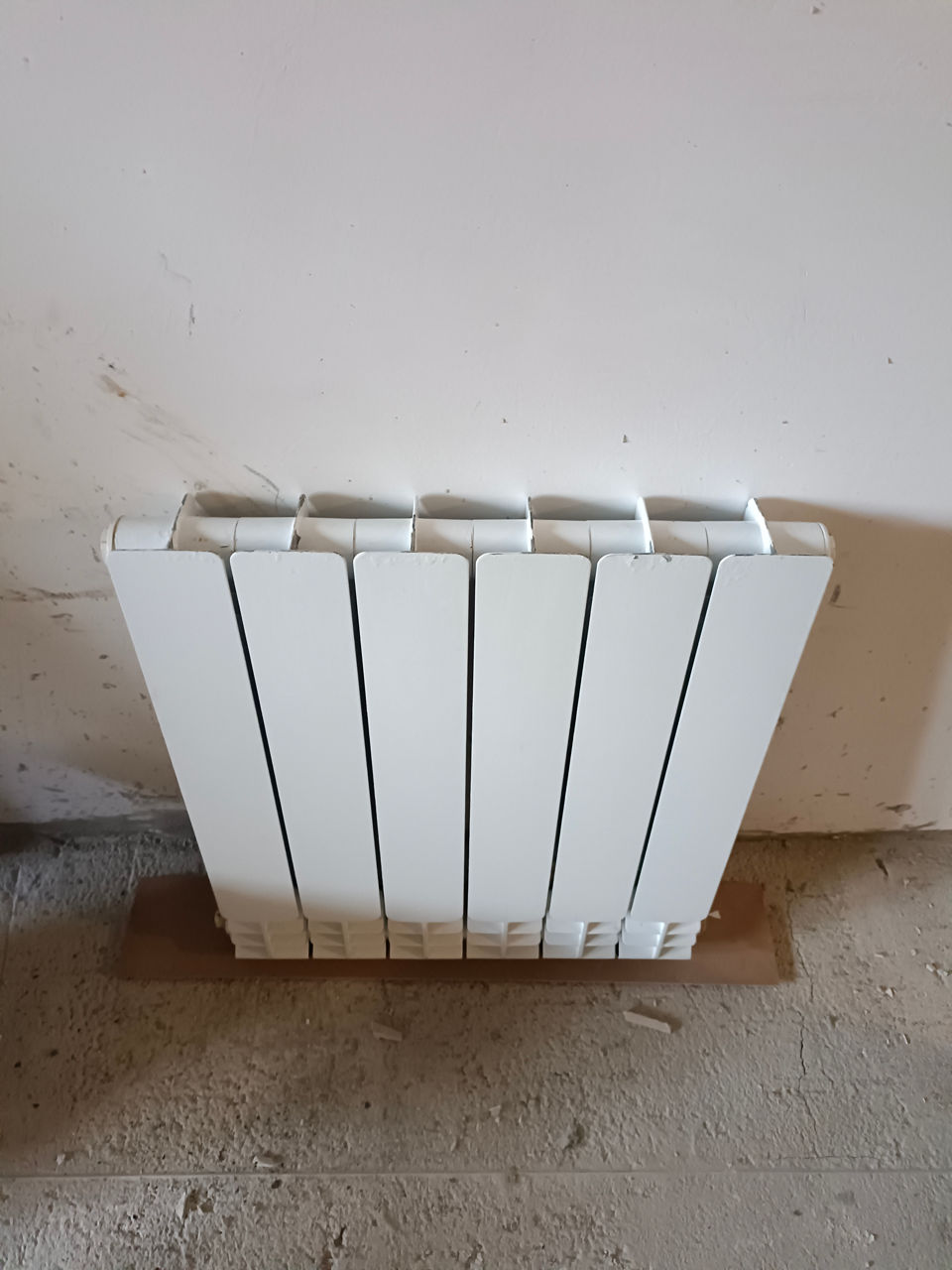 Радиатор биметал один.Radiator Bimetal, un exempmplar 80 lei/sectia фото 3