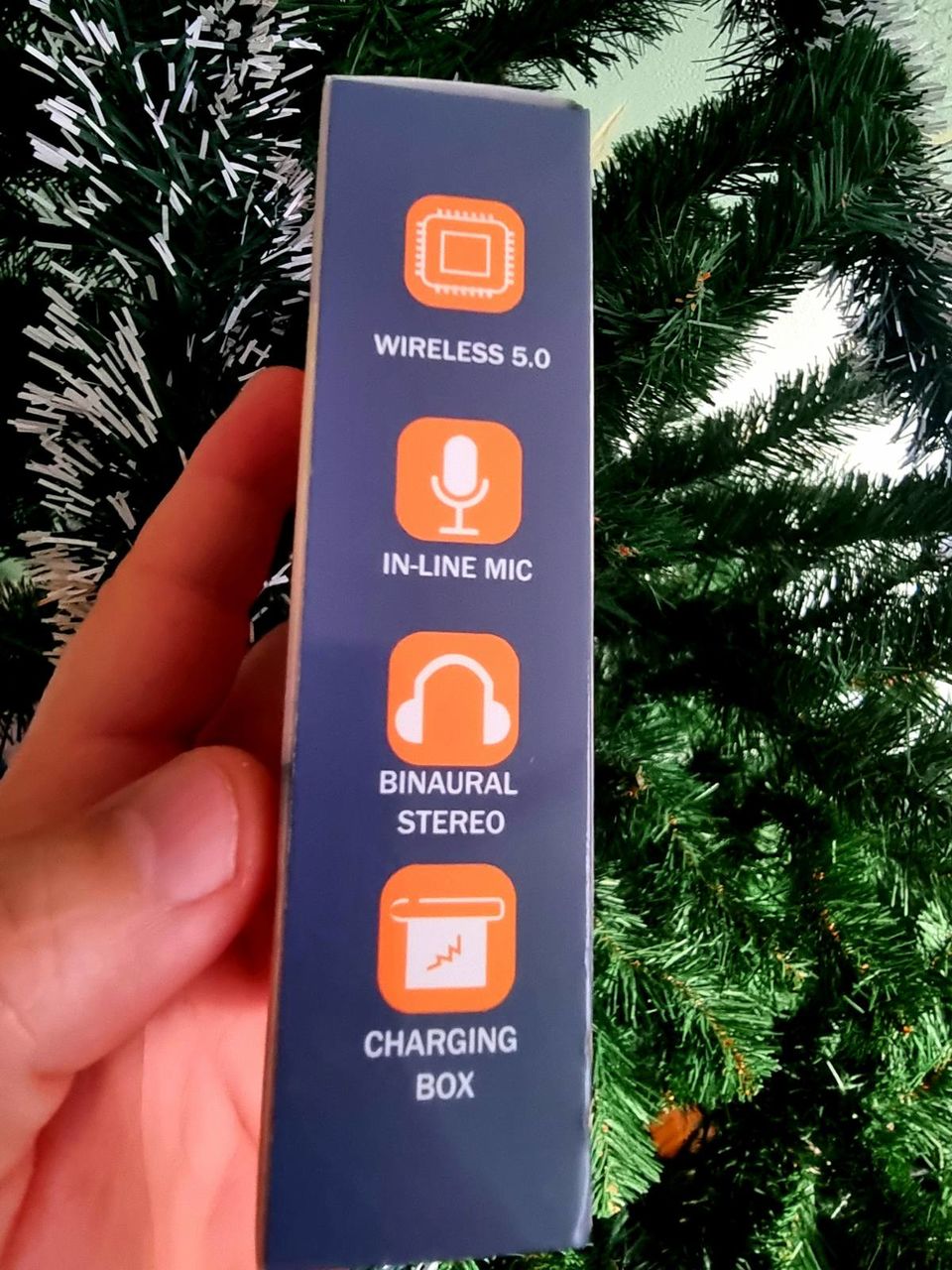 Беспроводные наушники белого цвета.Водонепроницаемые : IPX5 ТОРГ.