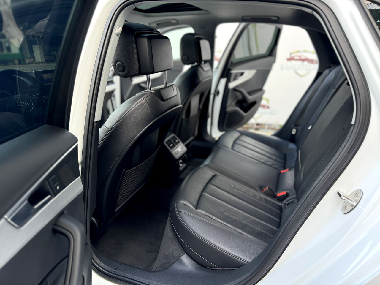 Audi A4 foto 16