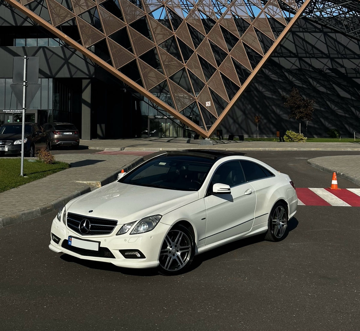 Mercedes E-Class Coupe foto 0