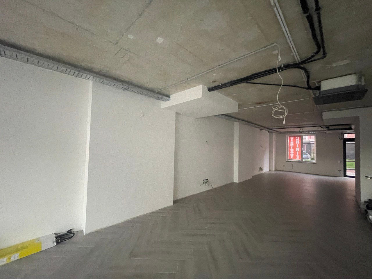 Se oferă in chirie spatiu comercial   110 m2 a prima linie in Centru Chisinau foto 2