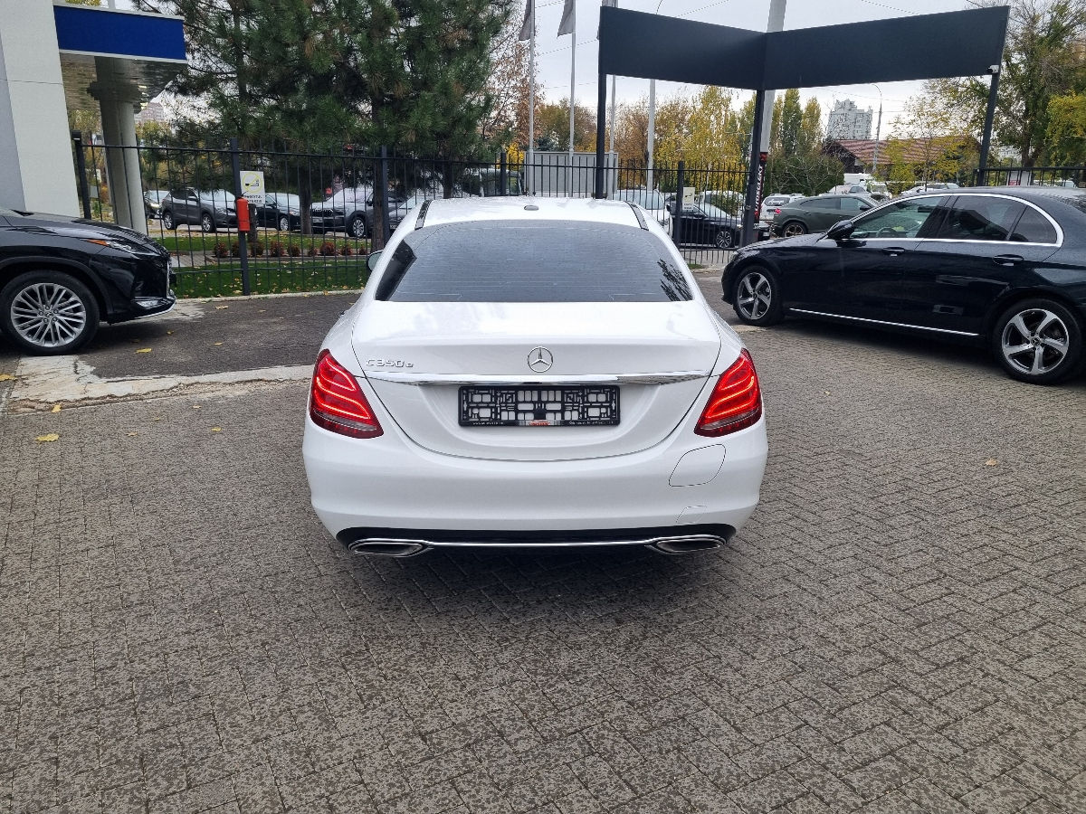 Mercedes C-Class 2017 photo 6