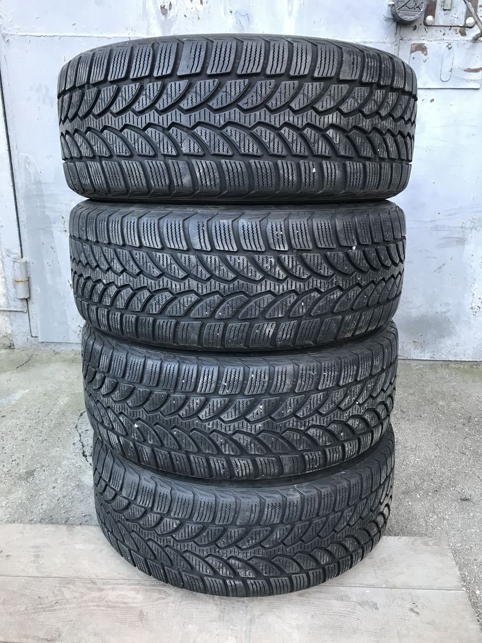 R16/55/205 Bridgestone (Iarna)