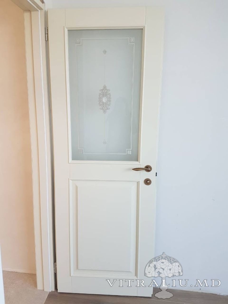 Vitralii si sticla decorativa pentru usi / витражи и декоративное стекло в двери foto 5
