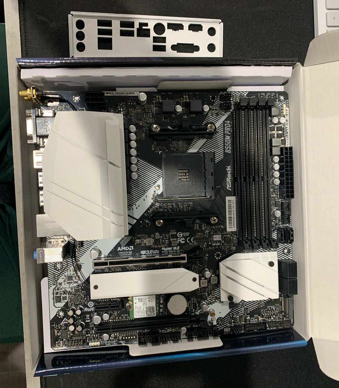 ASRock B550m PRO4 with WI-FI