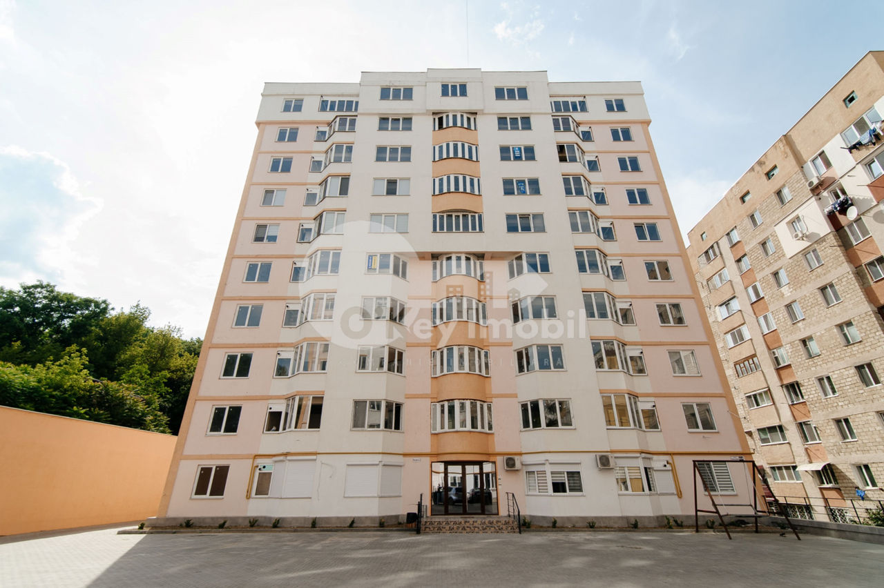 Apartament cu 3 camere, 105 m², Buiucani, Chișinău foto 1
