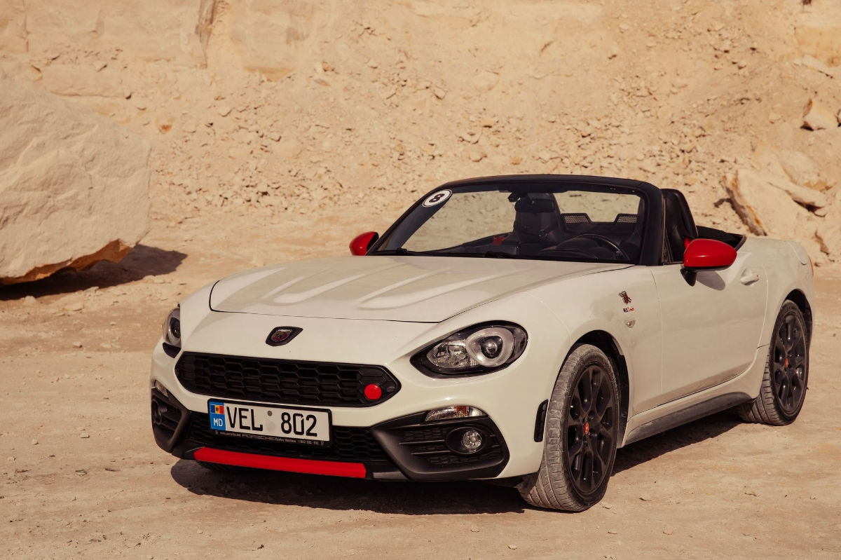 Abarth 124 Spider фото 0
