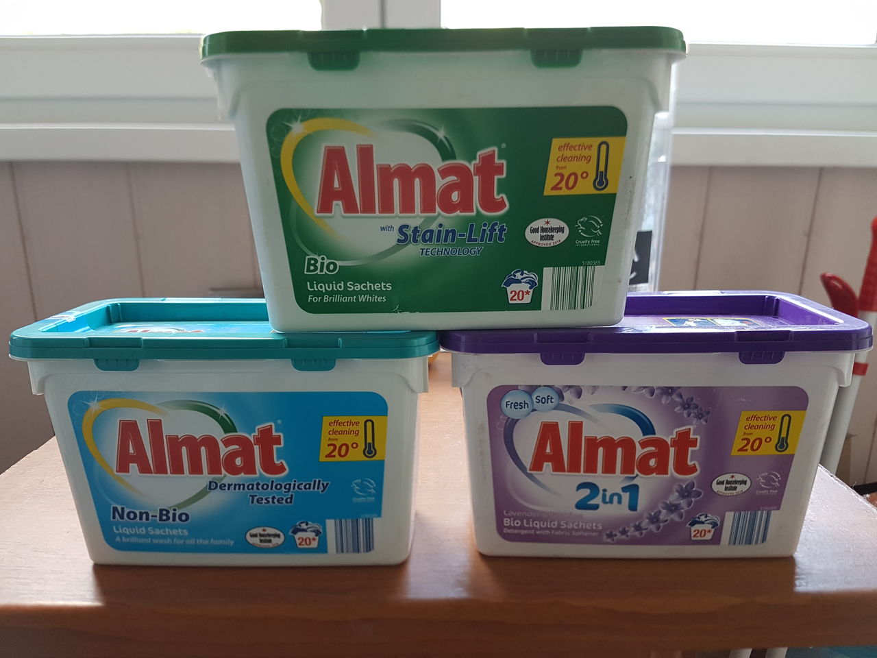 Almat, detergent in capsule, Belgia.