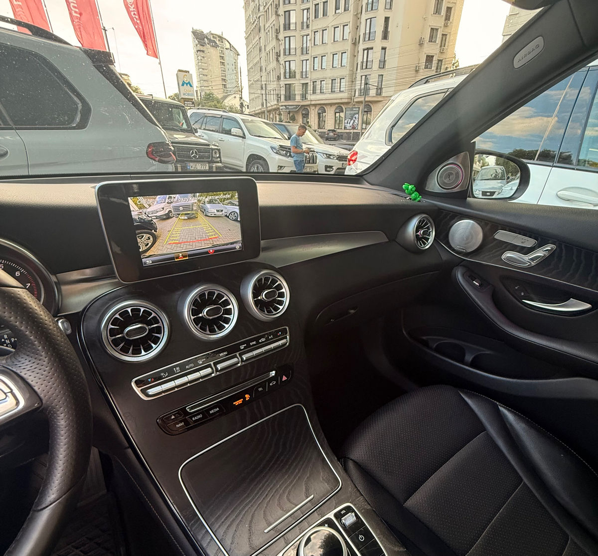 Mercedes GLC foto 16