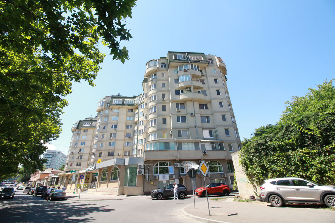 Apartament cu 5 camere sau mai multe, 300 m², Centru, Chișinău foto 1