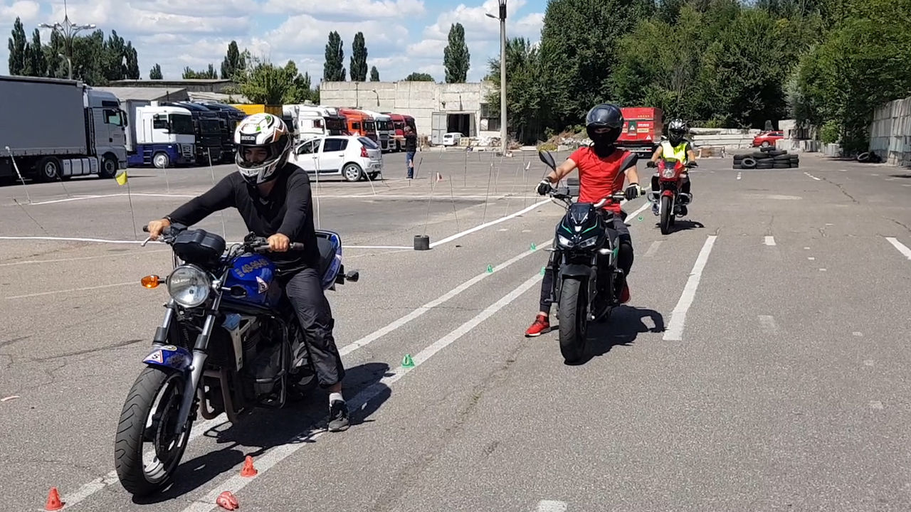 Scoala auto ciocana str.Mircea cel Batrin 16 categorii ABCDE foto 5