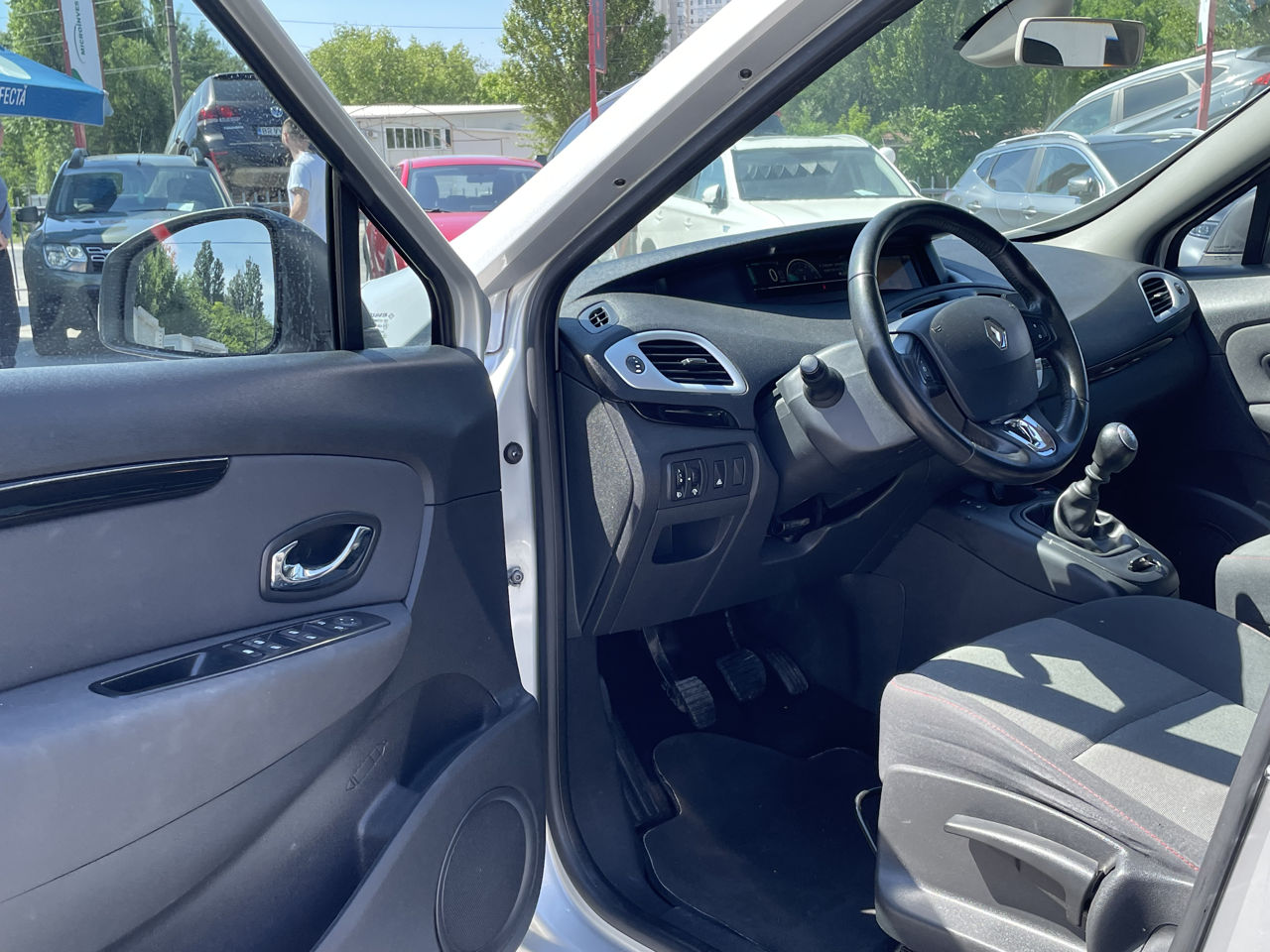 Renault Scenic foto 8